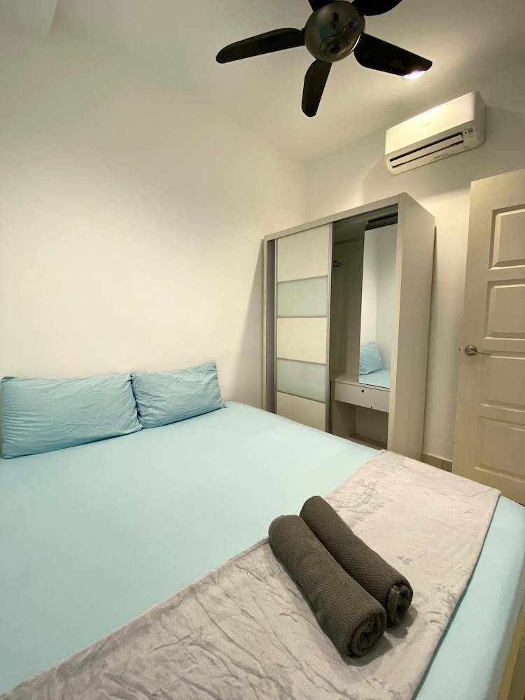 Superior Suite, 2 Bedrooms, Partial Sea View