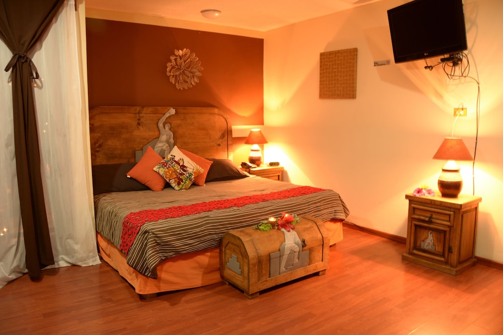 Classic Room, 1 King Bed, City View (Luneta) photo 1