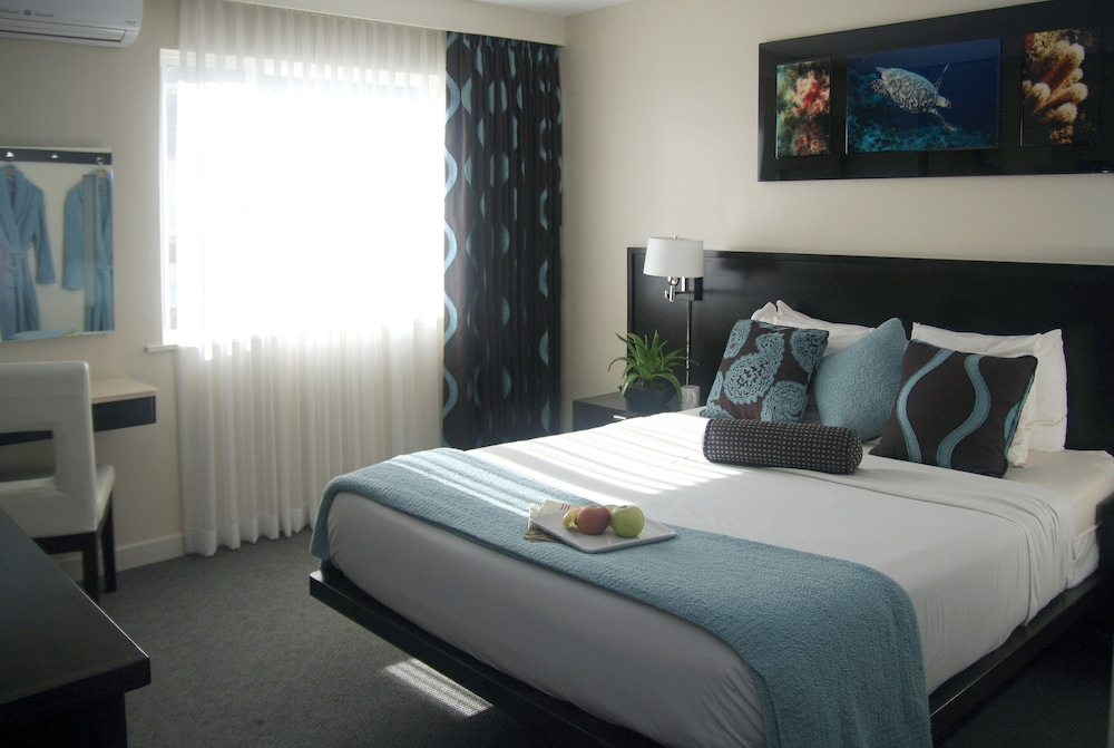 Junior Suite, Partial Ocean View - Photo 6