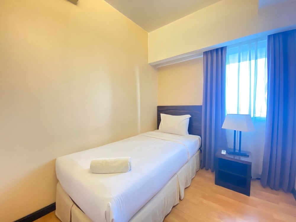 Room - Photo 16