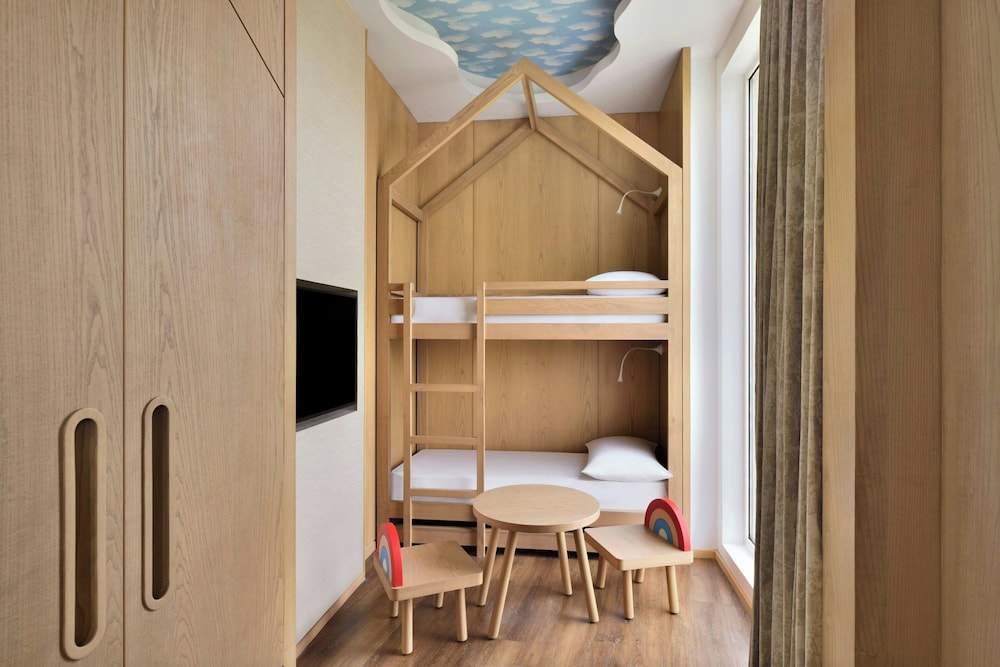 Family Studio, 1 King Bed, Mountain View - Photo 1