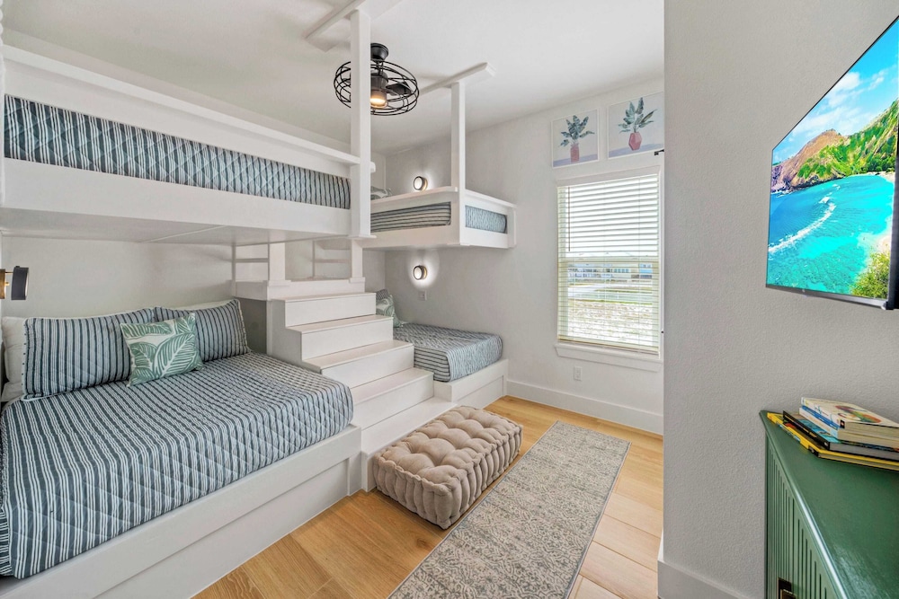 House (4 Bedrooms)