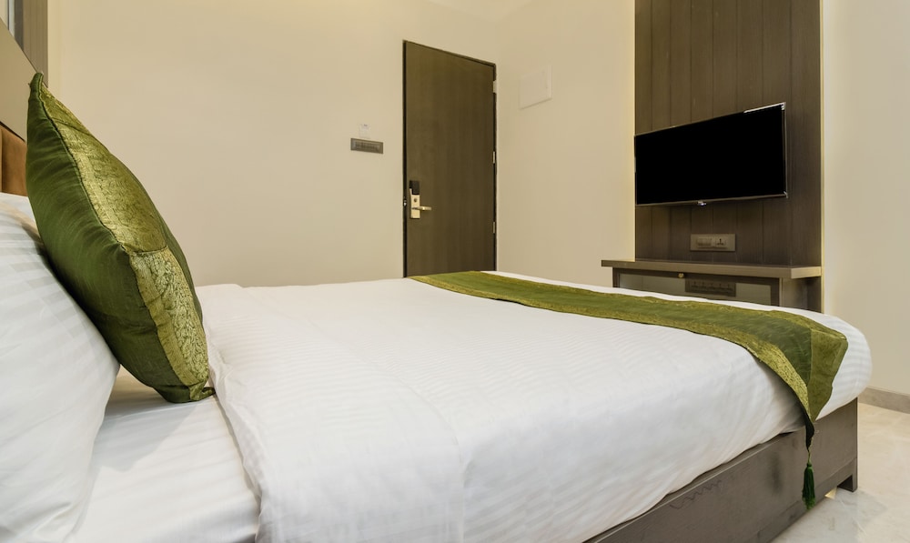 Executive Room - Photo 7