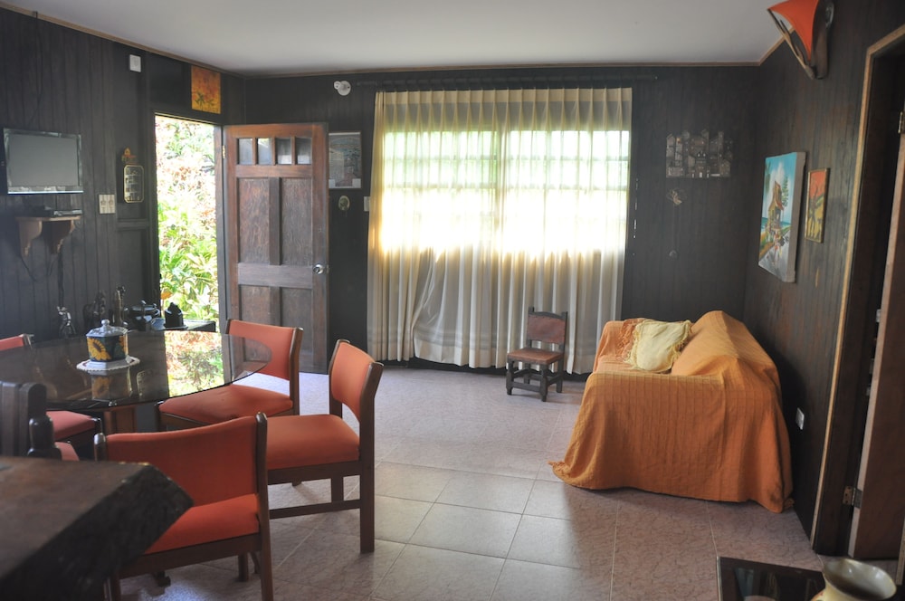 Traditional Cabin, 1 Bedroom, Terrace, Garden Area photo 2