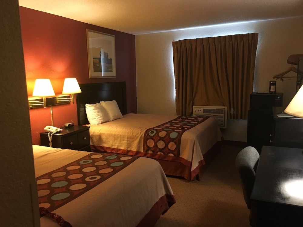 Standard Room, 2 Queen Beds - Photo 2