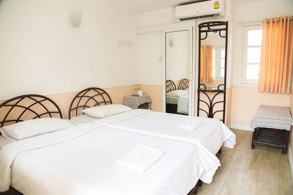 Standard Twin Room, Non Smoking photo 1