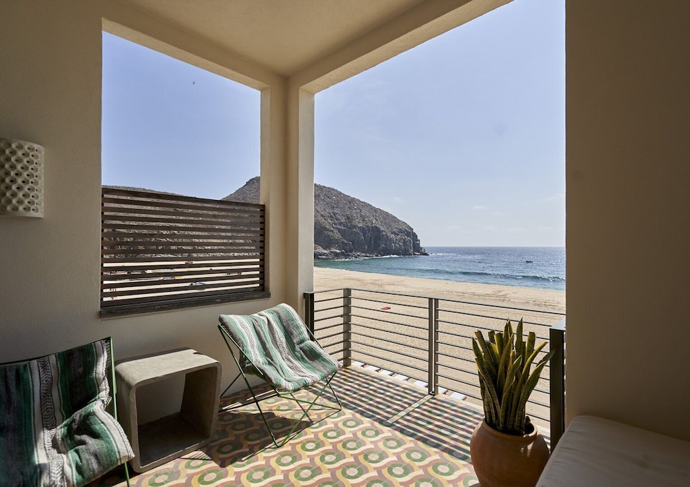 Room, 1 King Bed (Ocean, Soaking Tub)