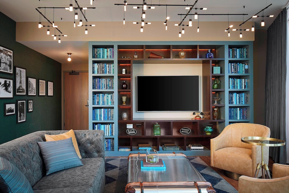 Suite, 1 Bedroom, City View