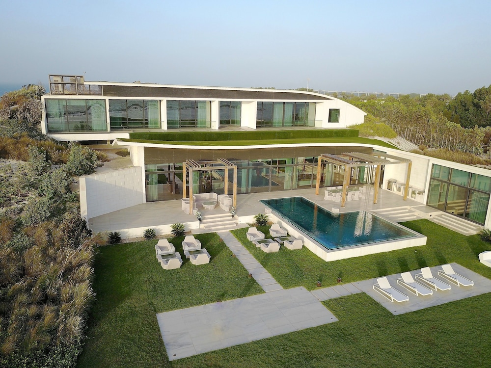 Villa, 5 Bedrooms (Estate) photo 3