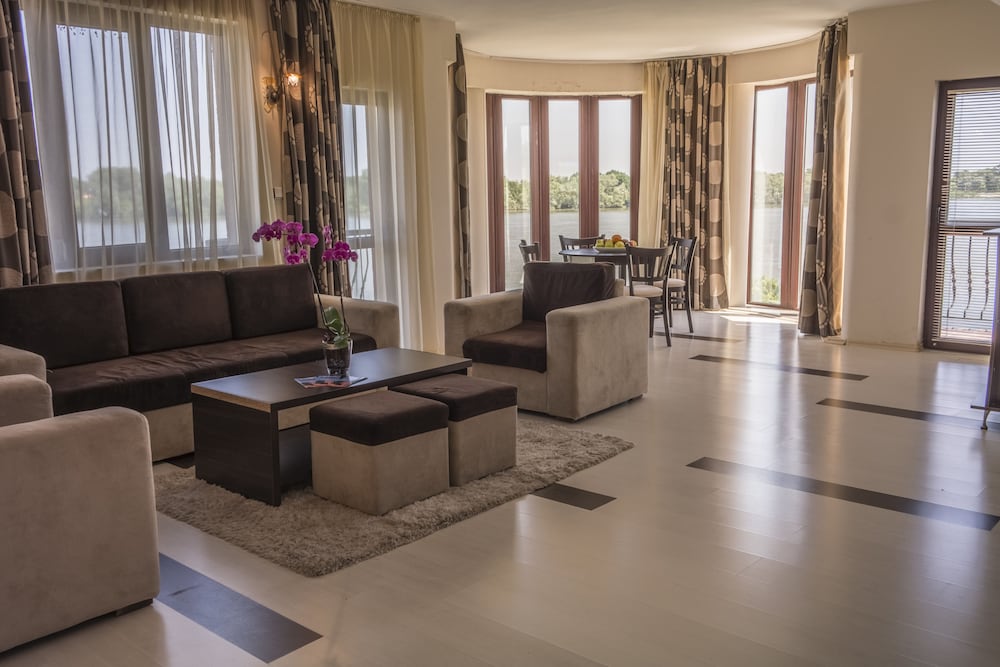 VIP Apartment, River View