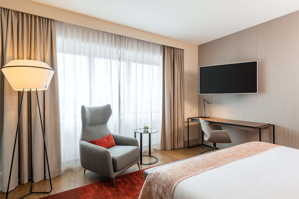 Premium Room (Extra Bed 3 Adults) - Photo 4