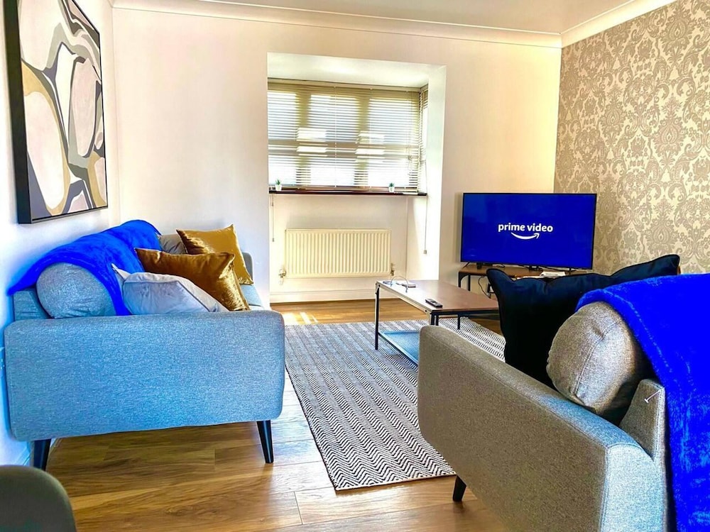 House, Multiple Beds