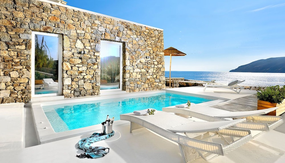 Royal Suite, Private Pool, Ocean View photo 1