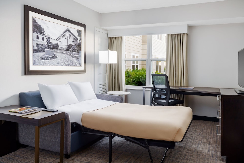 Suite, 1 Bedroom (Hearing Accessible) - Photo 8