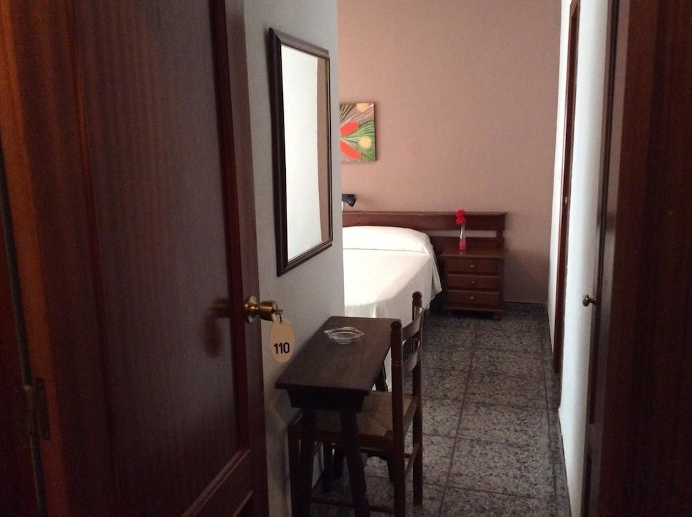 Single Room photo 2