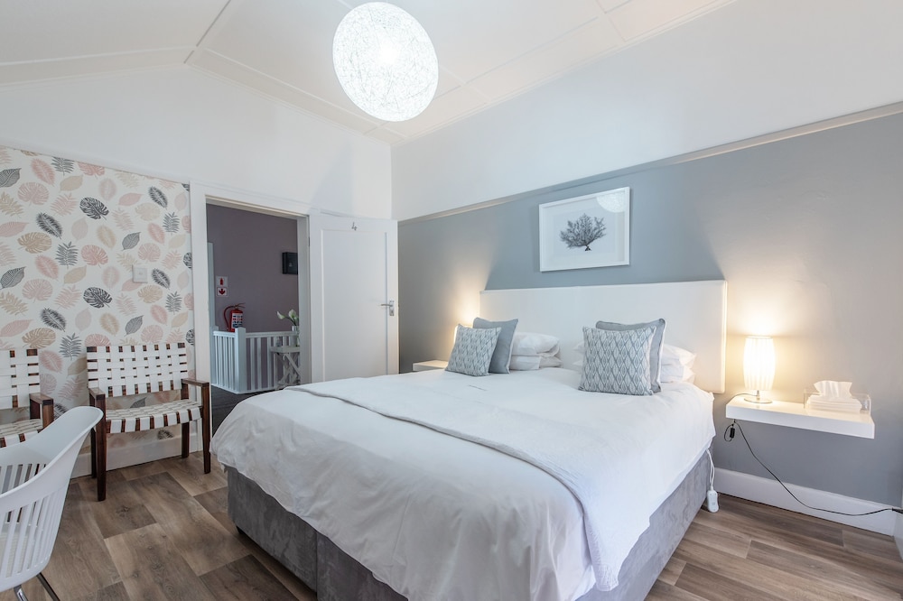 Standard Double or Twin Room photo 1