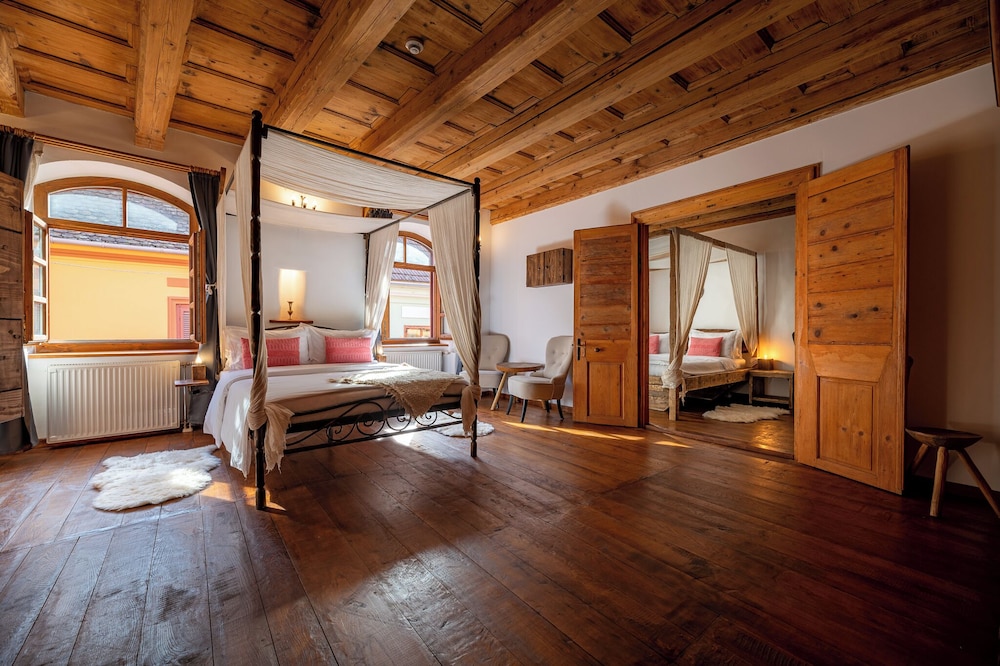 Deluxe Apartment, City View
