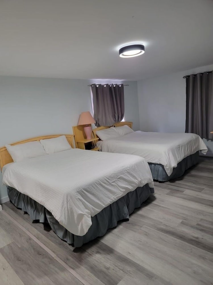 Standard Room, 2 Queen Beds, Kitchen, photo 6