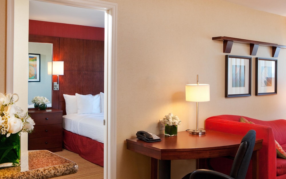 Suite, 2 Bedrooms (Hearing Accessible)