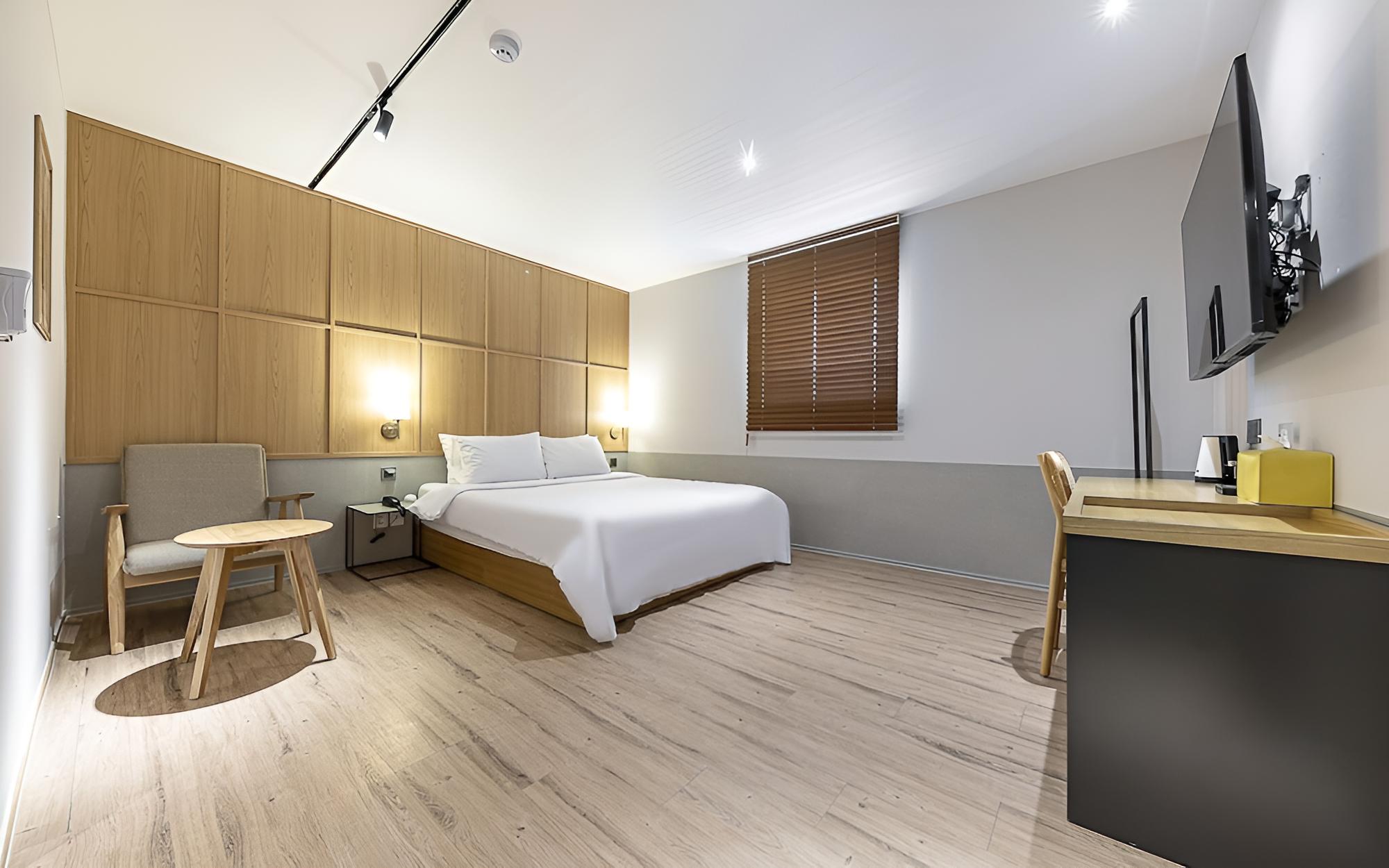 Room (Deluxe (Netflix Disney Watcha TVing A) - Photo 9