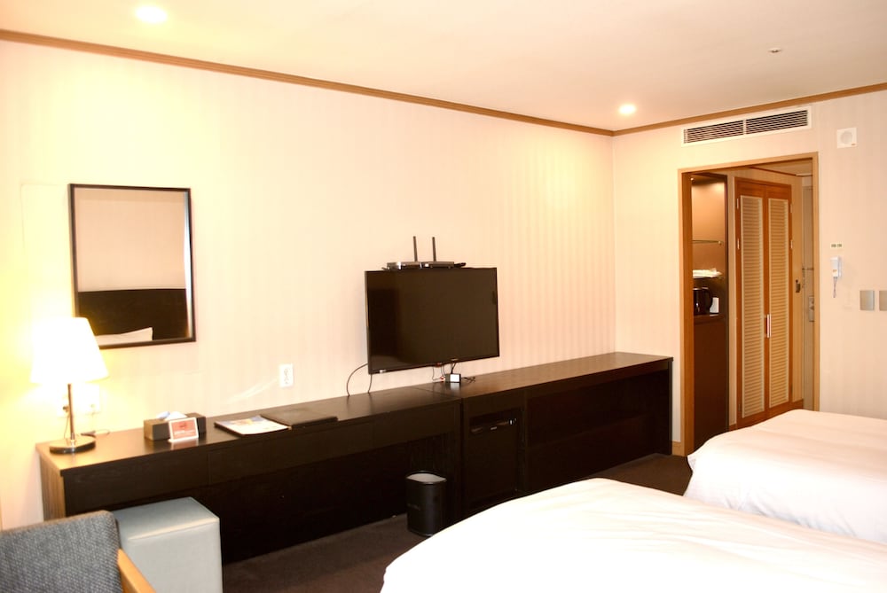 Standard Twin Room photo 2
