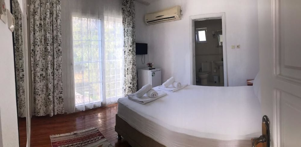Standard Double Room, 1 Double Bed, Mountain View photo 3