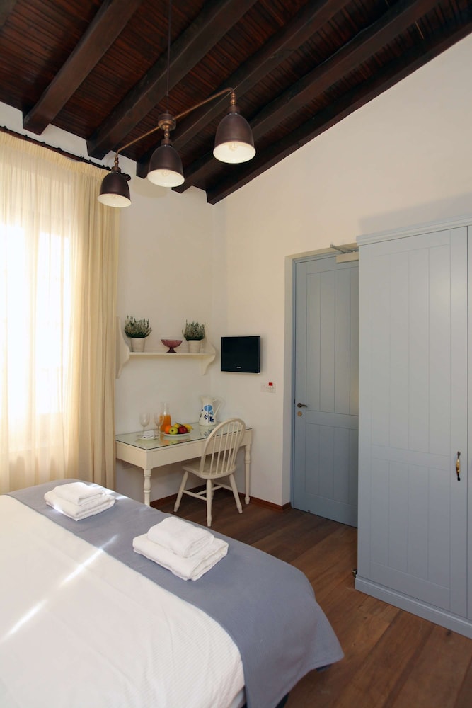 Traditional Room - Photo 5