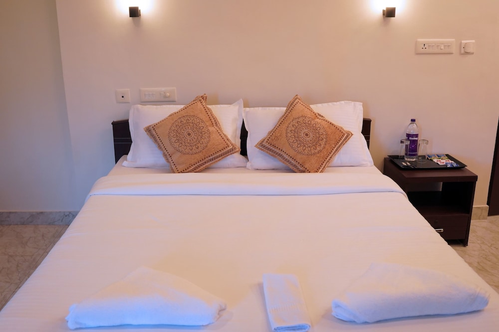 Deluxe Double Room, Hill View photo 3