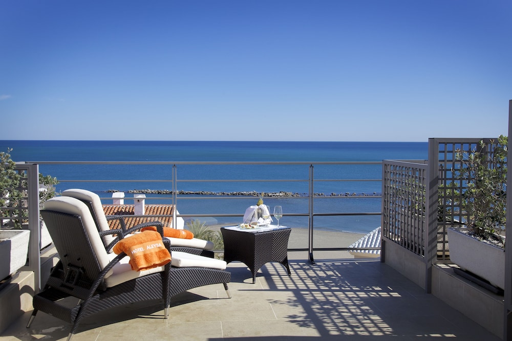 Suite, Sea View (Duplex, Solarium 2 adults +children) - Photo 5