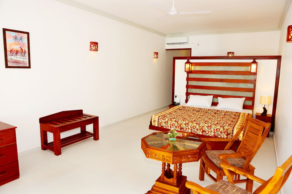 Deluxe Room With Balcony (Sea View)