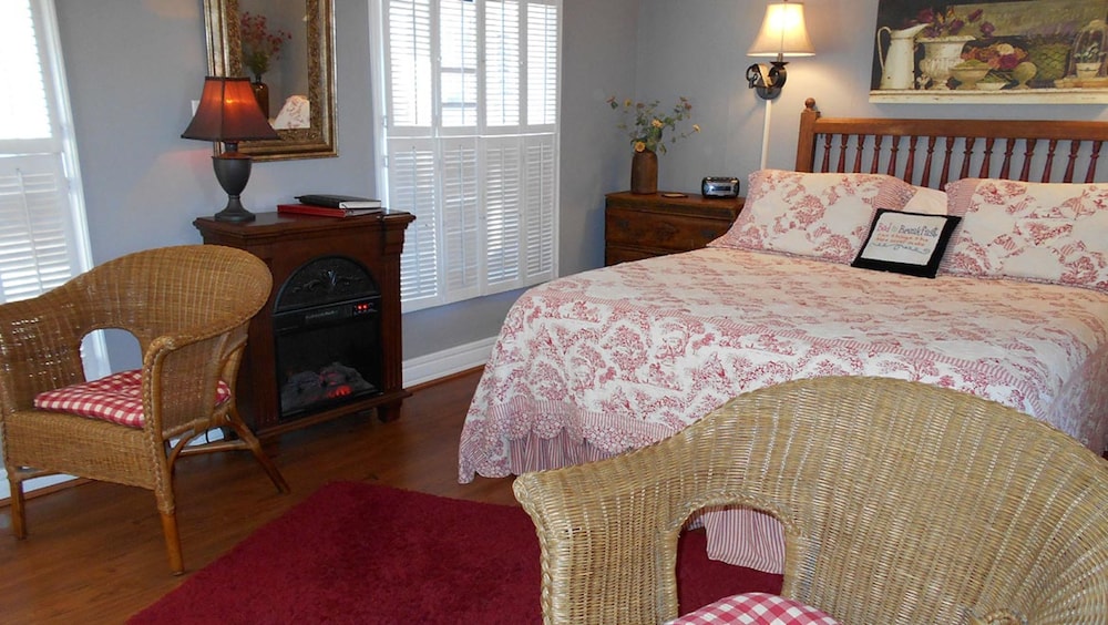 Deluxe Cottage, 2 Bedrooms, Courtyard View photo 2