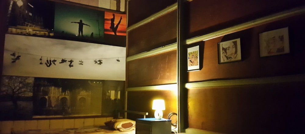 Standard Room (Contemporary Shared Bathroom) photo 1