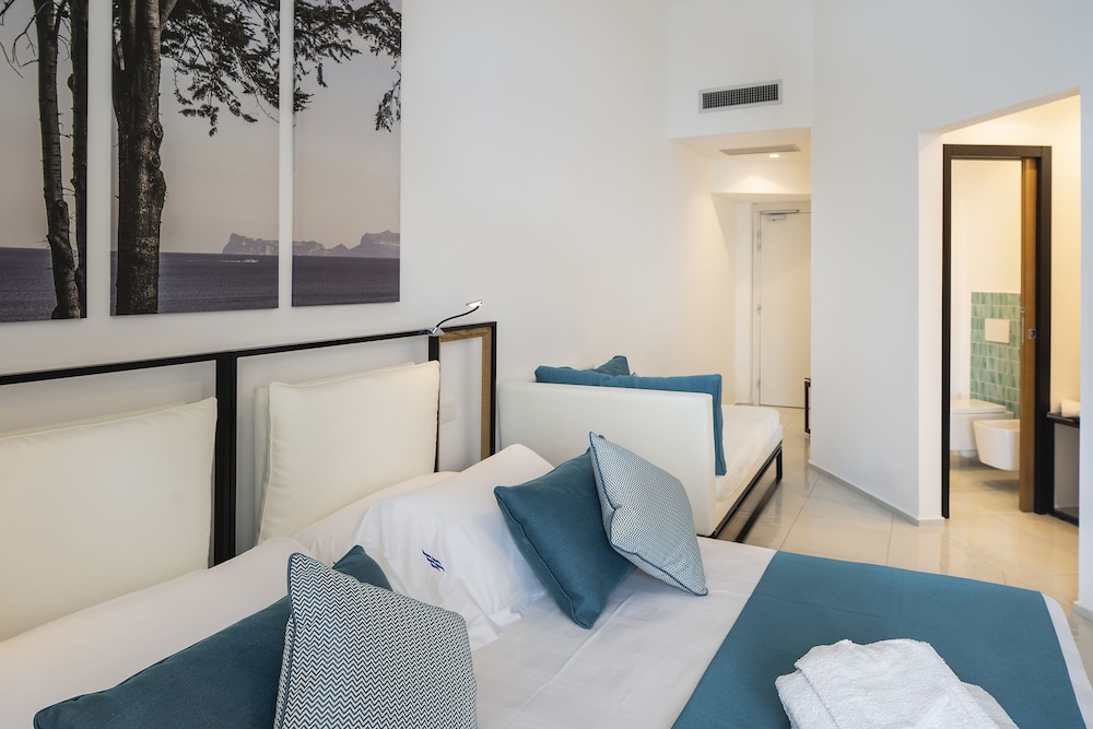 Double Room, Sea View - Photo 5