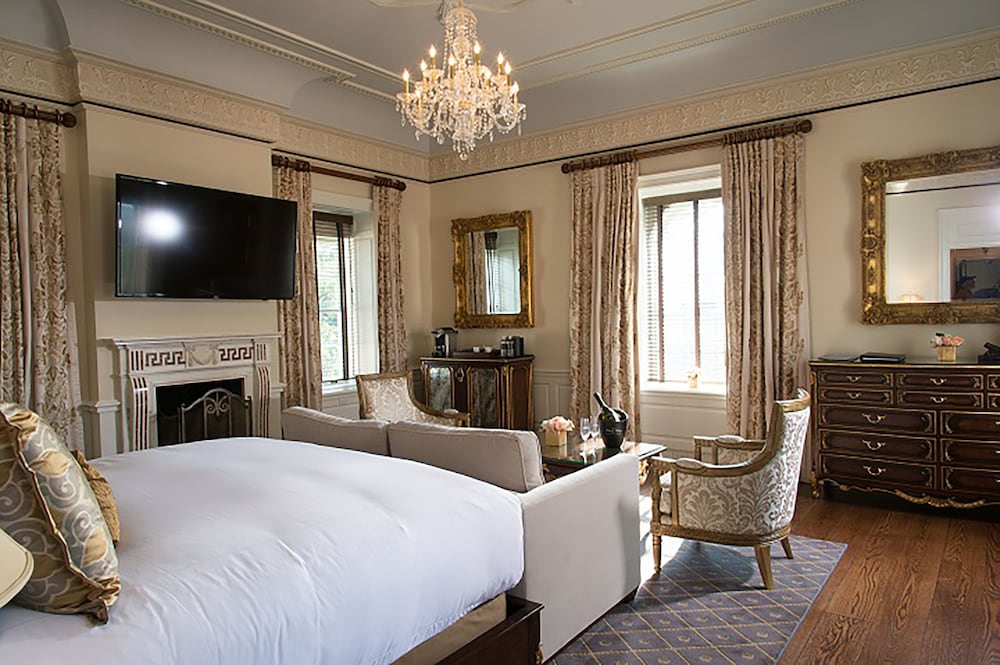 Deluxe Suite photo 3