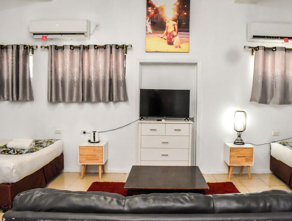 King Family Room photo 3