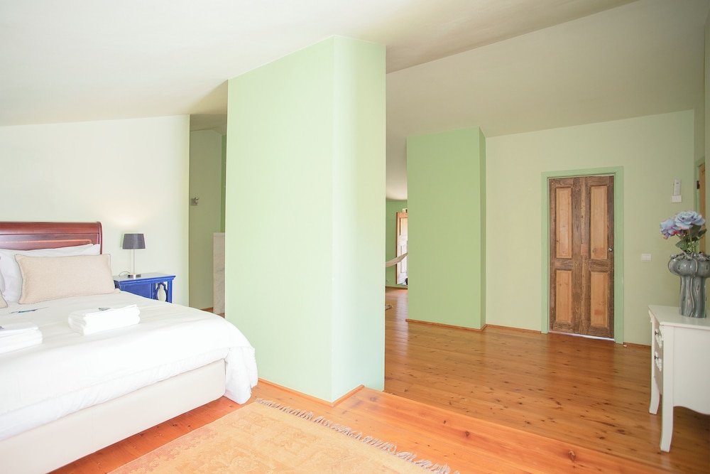 Premium House photo 1
