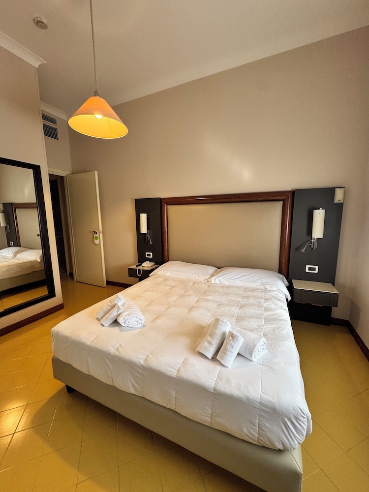Standard Room - Photo 1