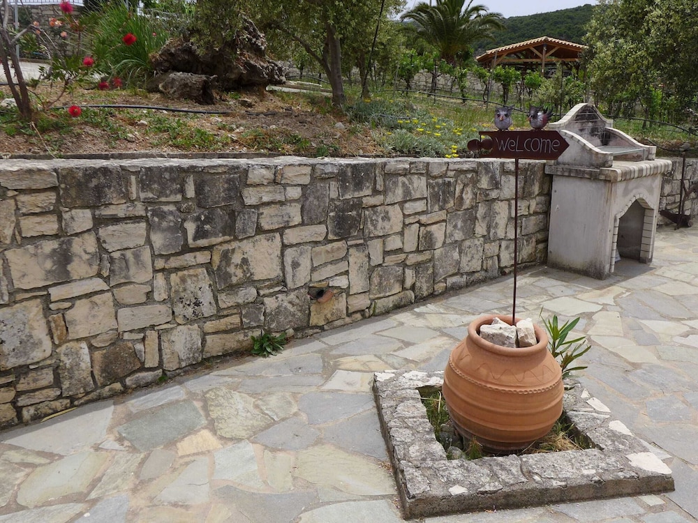 Villa photo 2