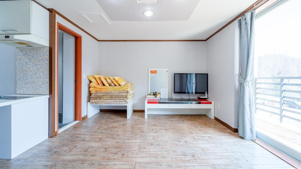 Basic Room, 1 Bedroom (502) - Photo 4
