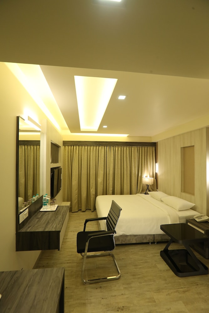 Executive Room, City View