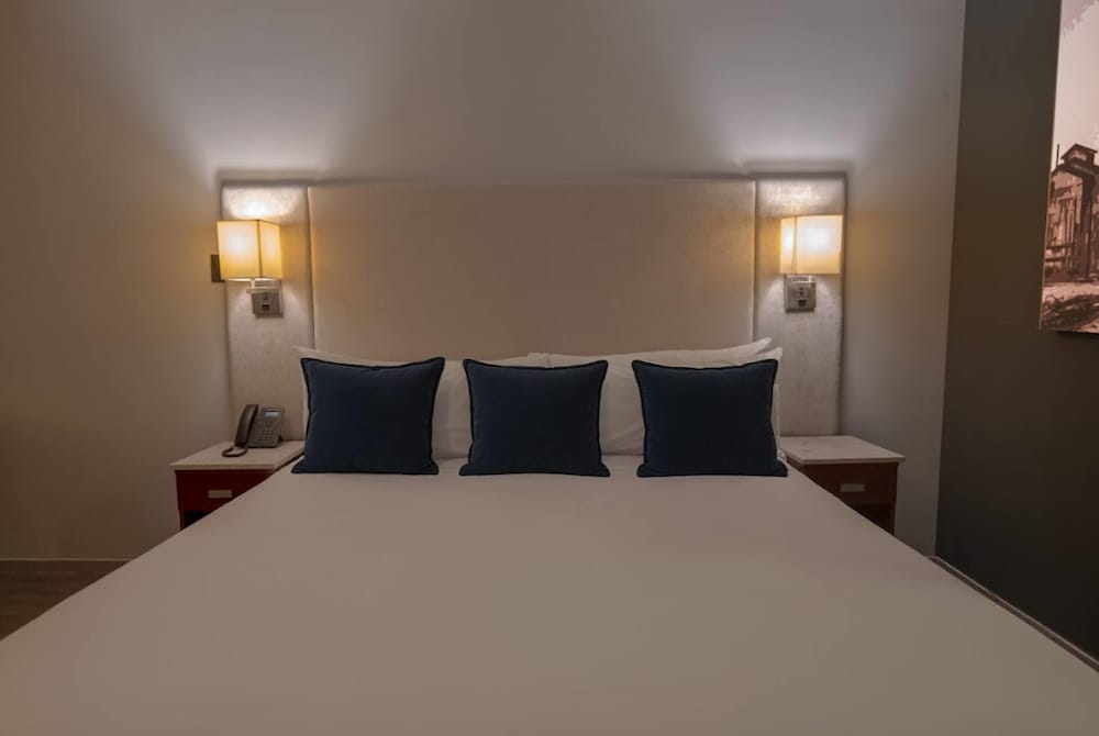 Room, 2 Queen Beds, Non Smoking (Concept) - Photo 1