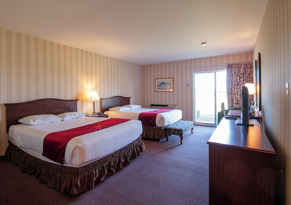 Classic Suite, 2 Queen Beds (Kitchette)