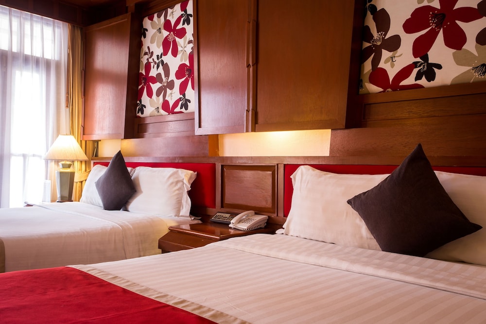 Deluxe Room - Photo 5