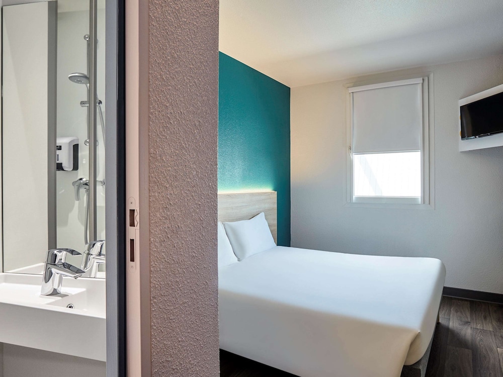 Room, 1 Double Bed, Private Bathroom