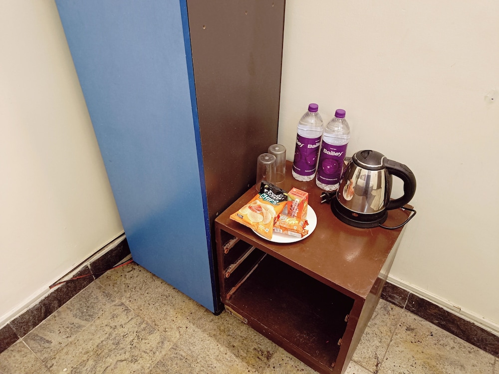 Standard Twin Room - Photo 7