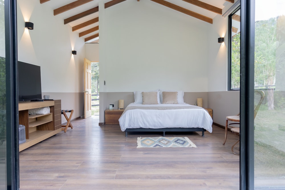Panoramic Cabin