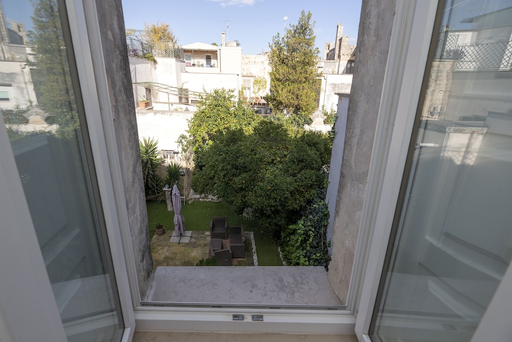Double Room - Photo 7