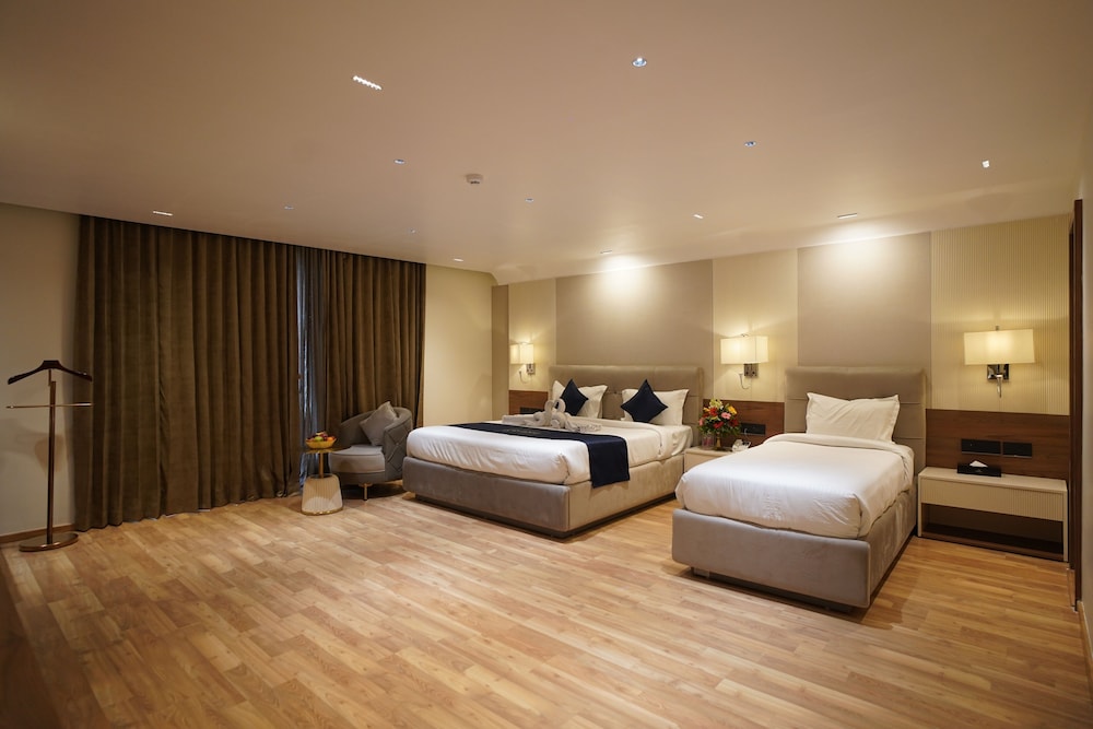 Superior Triple Room, City View