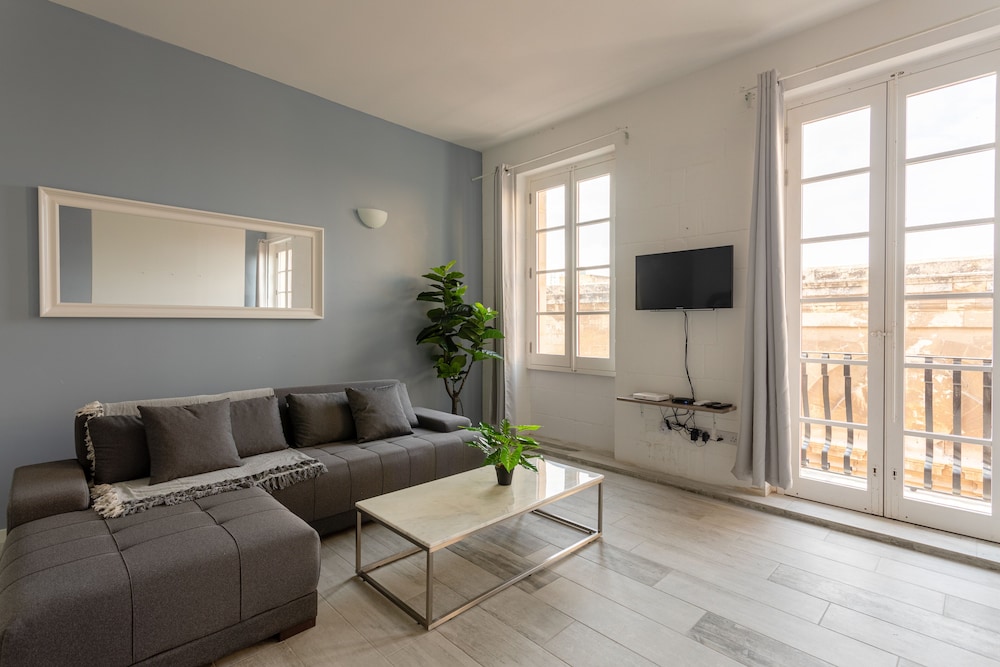 4071. Valletta House