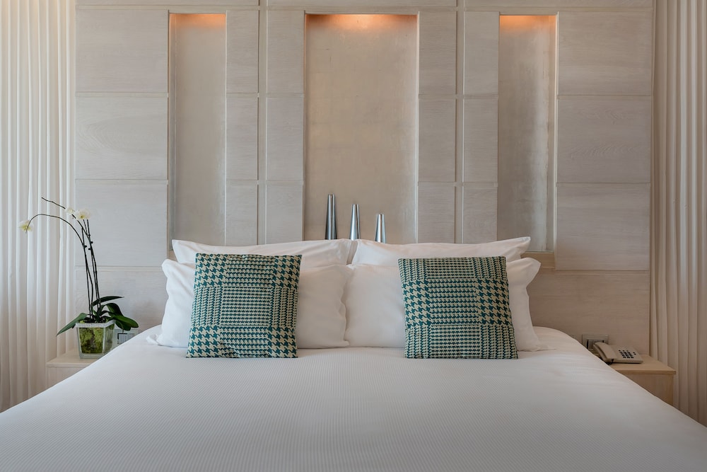 Executive Suite, Terrace, Sea Facing photo 3